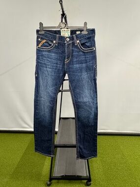 Ariat jeans 31x32 Slim Straight M7